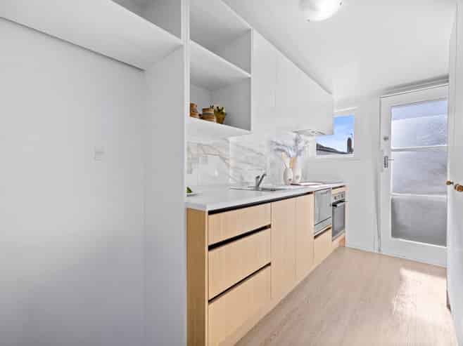 2/220A Church Street, Onehunga