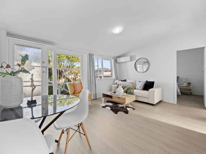 2/220A Church Street, Onehunga