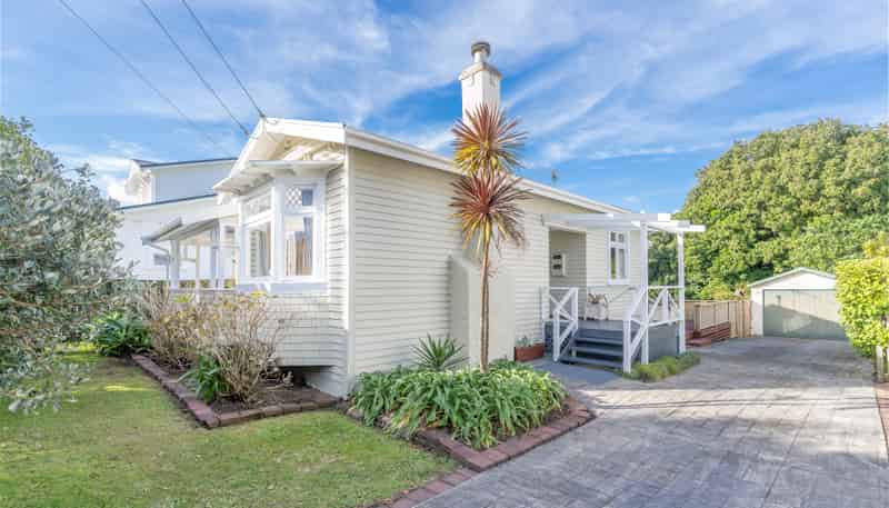 35 Aroha Avenue, Sandringham