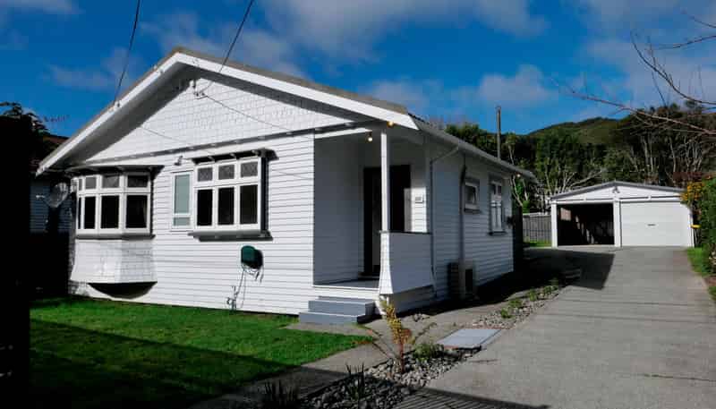 17 Ranelagh St, Karori