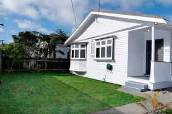 17 Ranelagh St, Karori