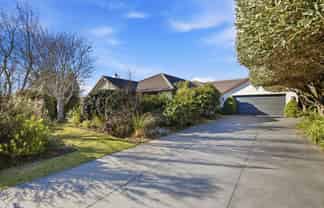 1 Caroline Way, Northwood