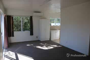 9a Greers Road, Weymouth