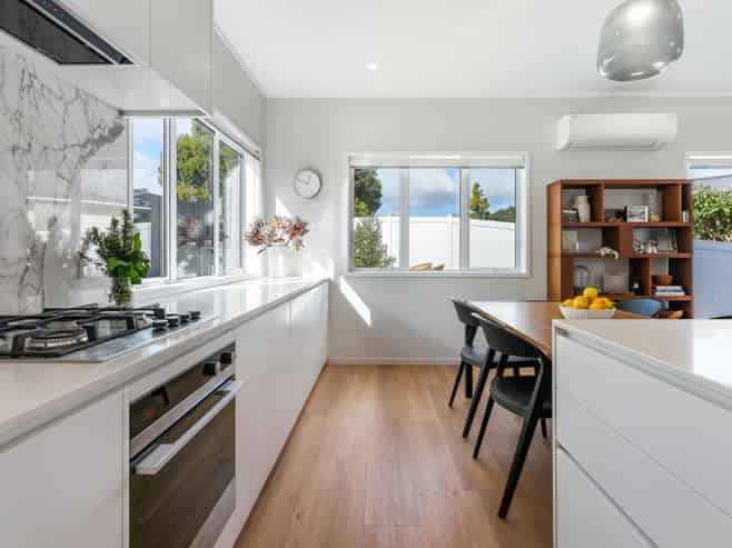 17A Roseneath Place, Birkdale
