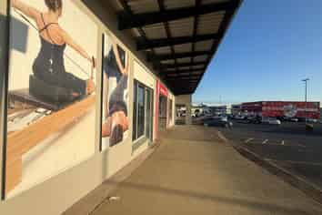 SHOP AT ALBANY NORTHRIDGE PLAZA
