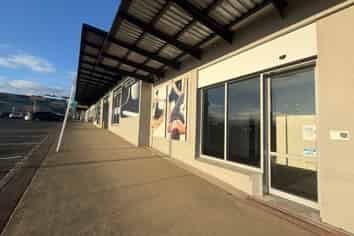 SHOP AT ALBANY NORTHRIDGE PLAZA
