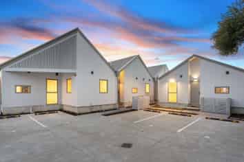 1-4/31 Vickerys Road, Wigram
