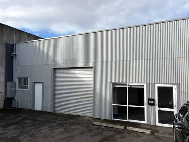 Convenient City Storage/Workshop