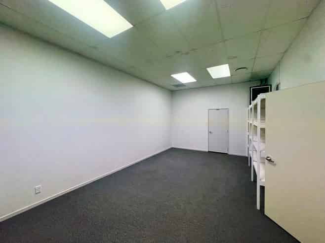 Convenient City Storage/Workshop