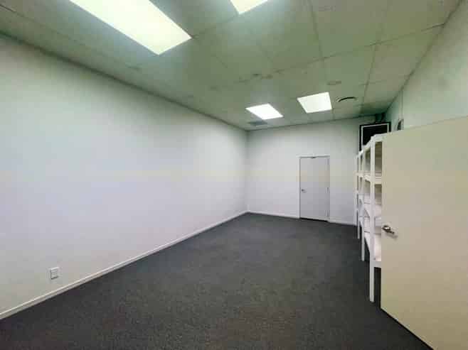 Convenient City Storage/Workshop