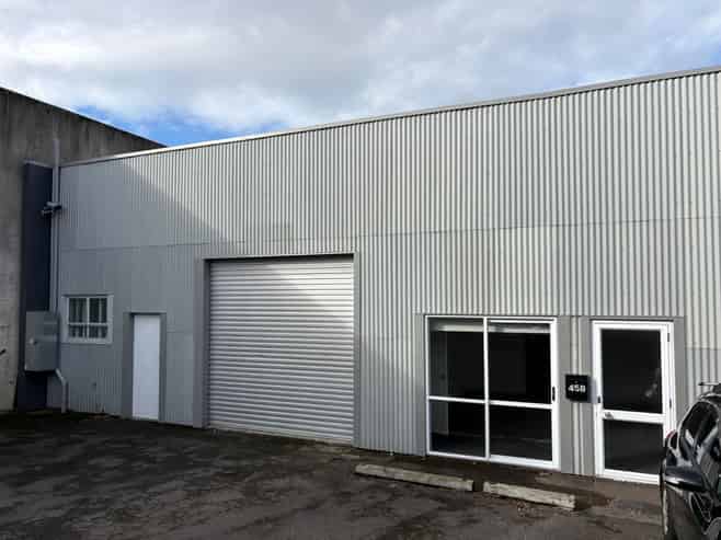 Convenient City Storage/Workshop