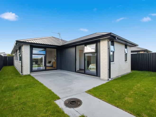 62 Empire Crescent, Papamoa