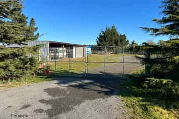 Large Contractors Yard in North Canterbury