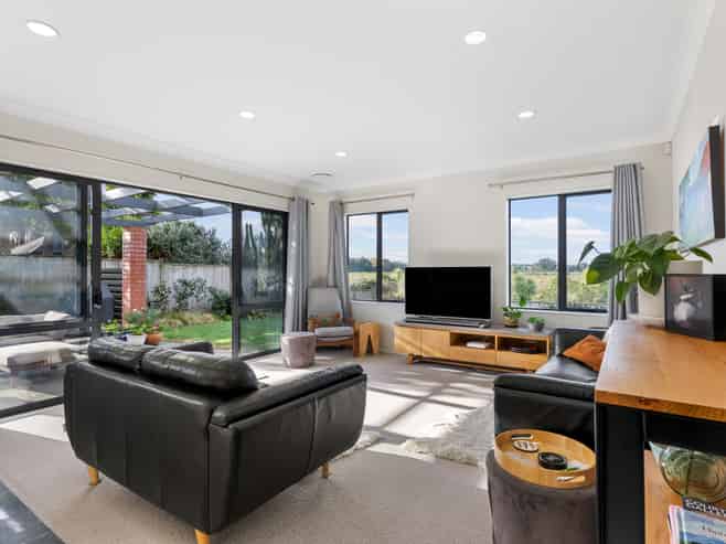 38 Stranraer Crescent, Wattle Downs