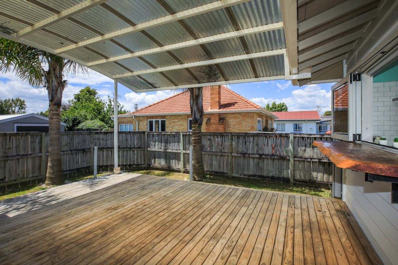 Character Bungalow, Minutes from the City! - Bild 3