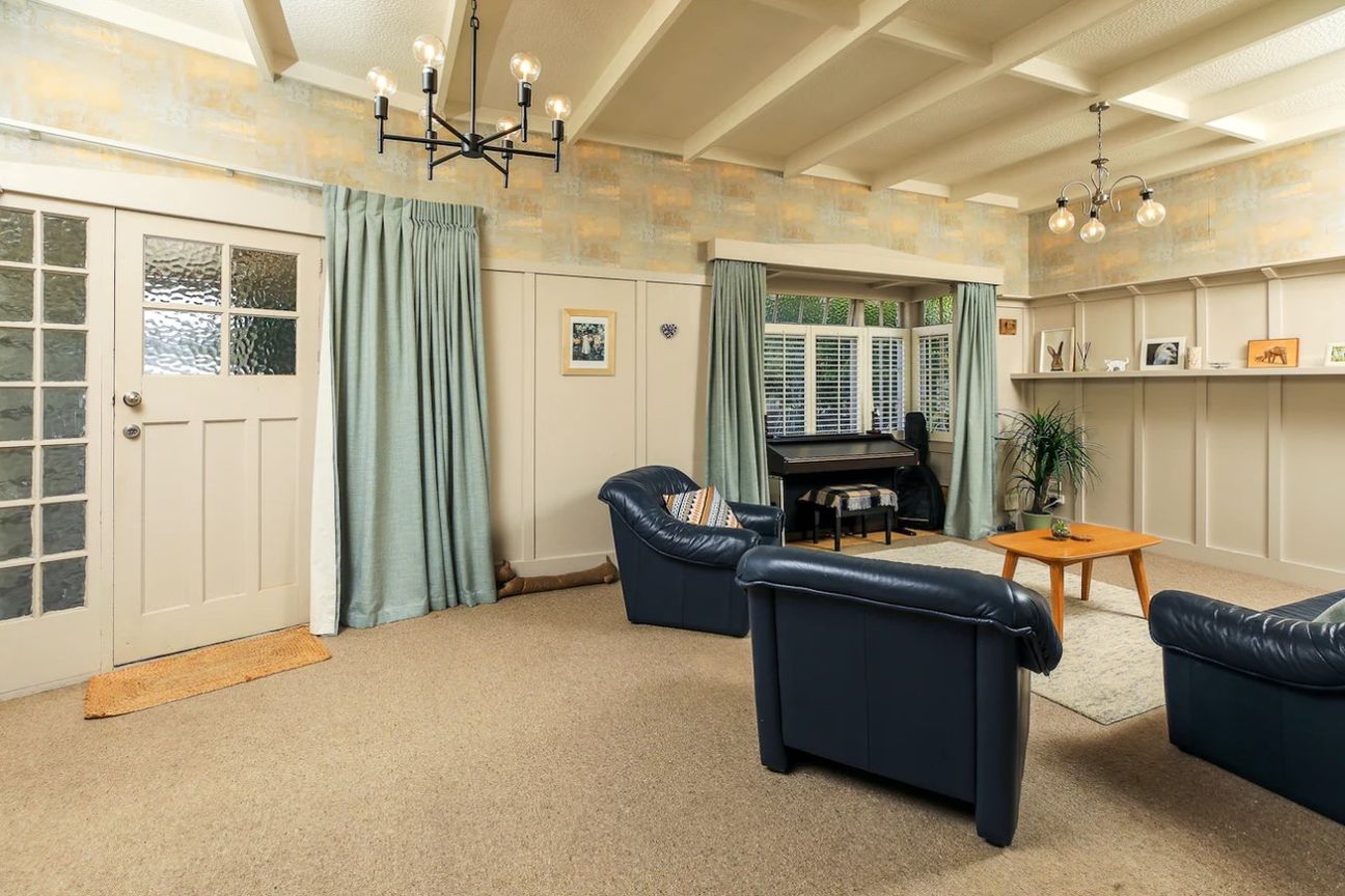 Character Bungalow, Minutes from the City! - Bild 5