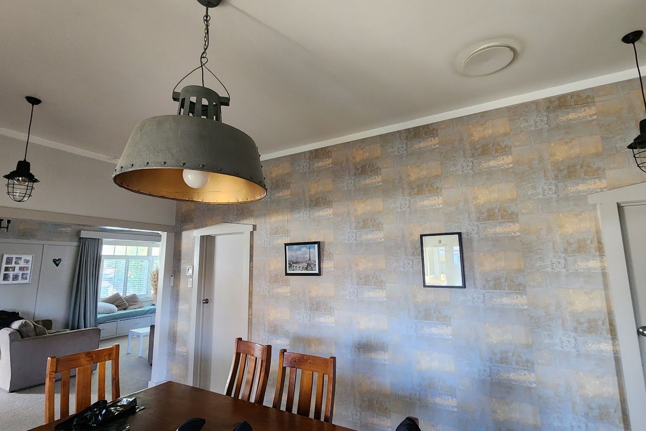 Character Bungalow, Minutes from the City! - Fler