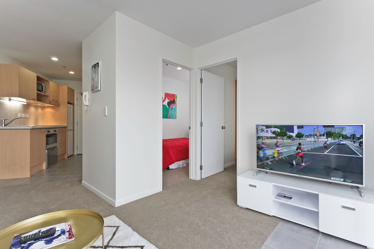 Sunlit City Living: Spacious Three-Bedroom Gem on Queen Street - Ansicht 2