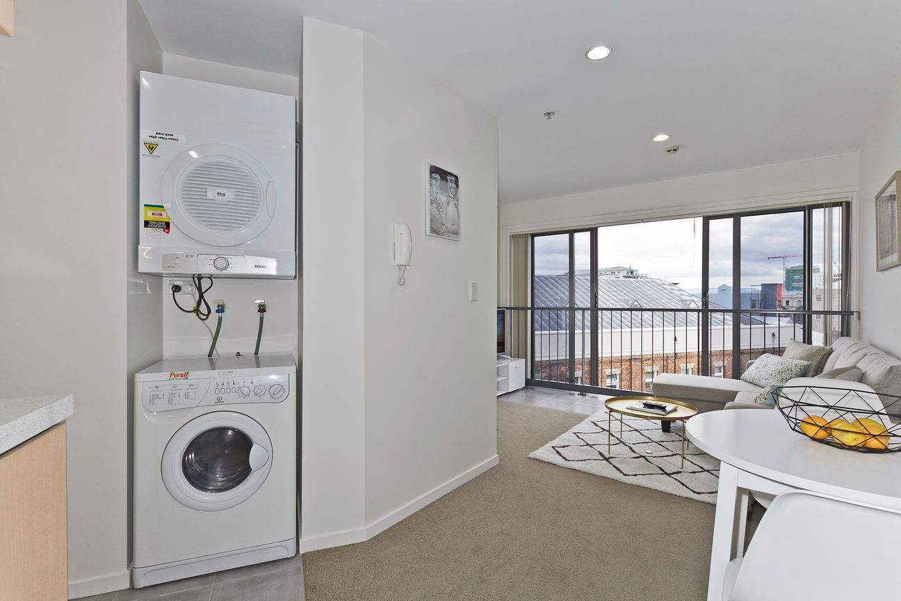 Sunlit City Living: Spacious Three-Bedroom Gem on Queen Street - Ansicht 5