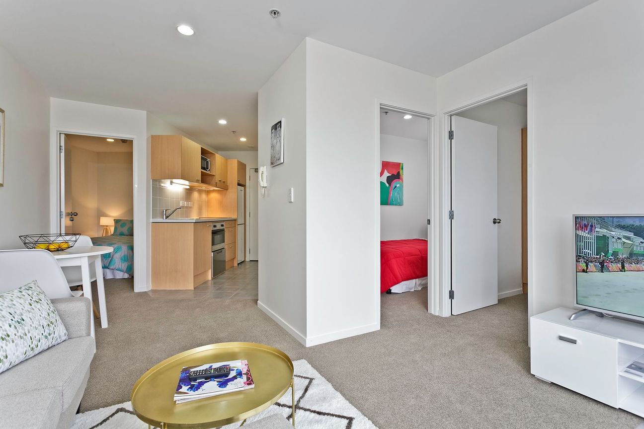 Sunlit City Living: Spacious Three-Bedroom Gem on Queen Street - Ansicht 3