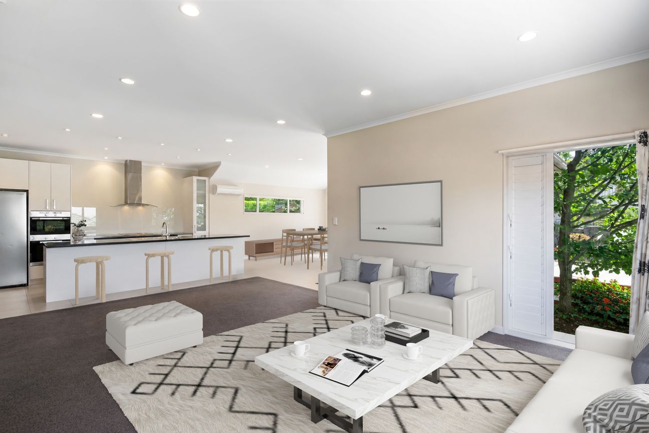 SEA VIEWS IN OREWA - EXCEPTIONAL COASTAL LIVING! - Bild 2