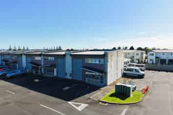 High Stud Tilt Slab Warehouse | 100 m2 | Manukau