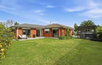 66 Ocean Crest, Papamoa