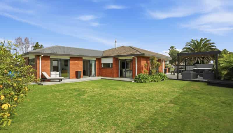 66 Ocean Crest, Papamoa