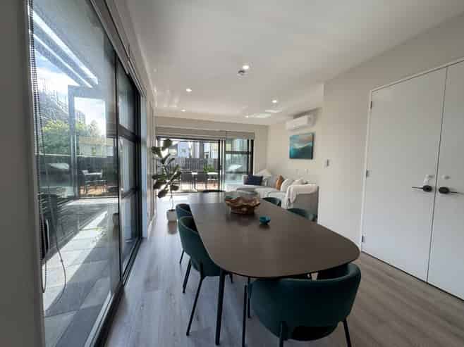 40 Glidepath Road, Hobsonville