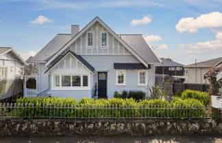 18 Seaview Terrace, Mount Albert
