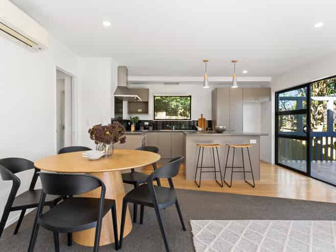 42A Woodlands Crescent, Browns Bay