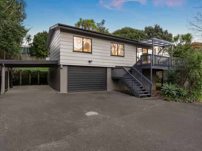 42A Woodlands Crescent, Browns Bay