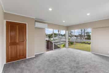 1/2 Cheval Drive, Totara Vale