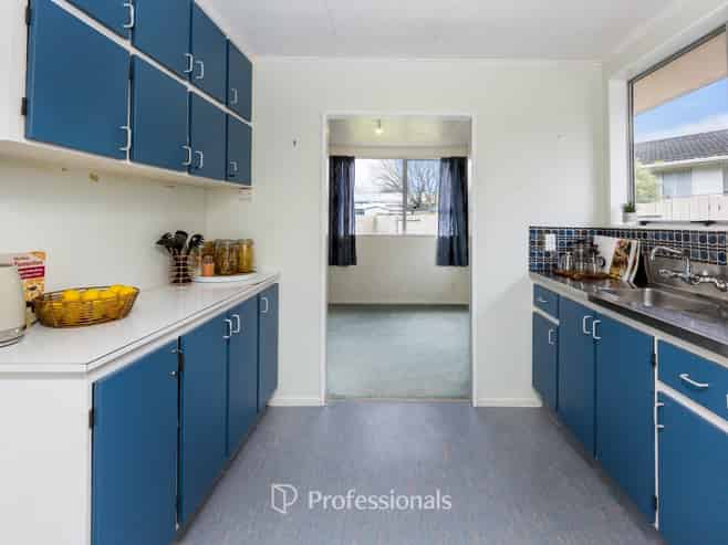 35 Larchmont Grove, Totara Park