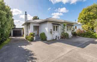 323 Western Hills Drive, Avenues