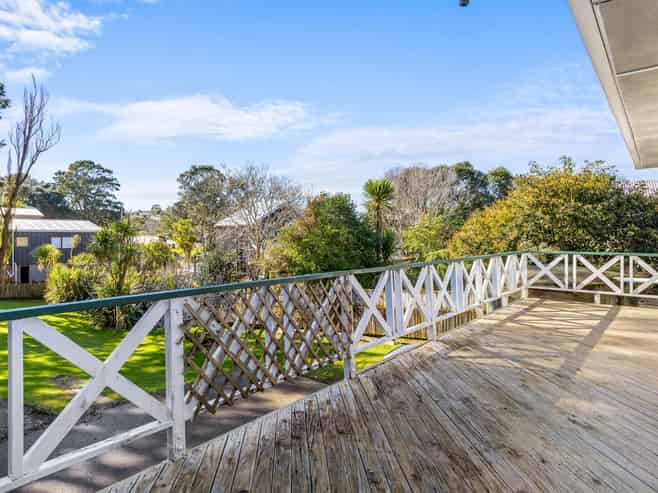352 Whangaparaoa Road, Stanmore Bay