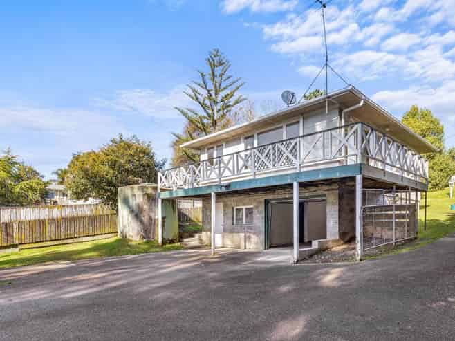 352 Whangaparaoa Road, Stanmore Bay