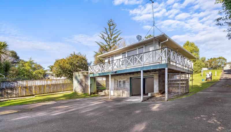 352 Whangaparaoa Road, Stanmore Bay