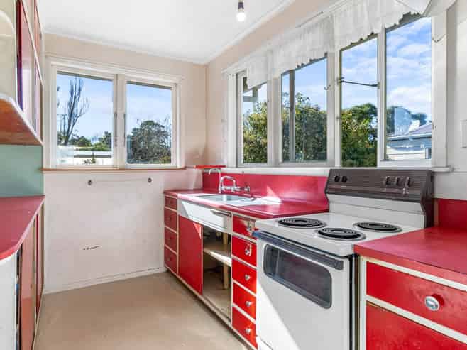 352 Whangaparaoa Road, Stanmore Bay