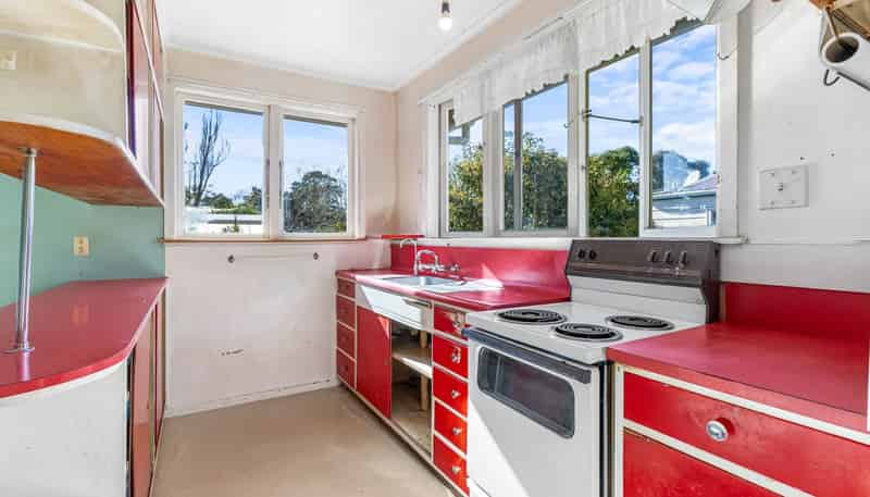 352 Whangaparaoa Road, Stanmore Bay