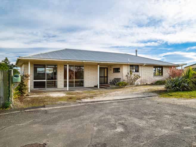 22 Halkirk Street, Karitane