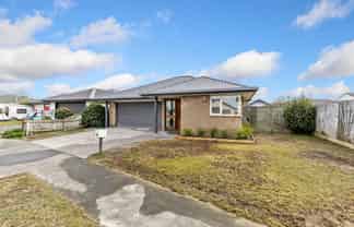 32 Surfers Place, North New Brighton