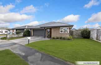 32 Surfers Place, North New Brighton