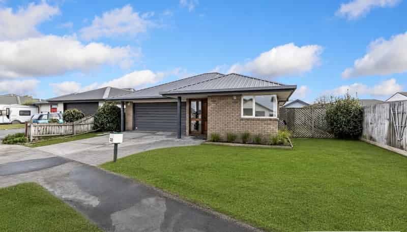 32 Surfers Place, North New Brighton