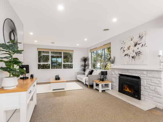 19 Hartford Crescent, Totara Park