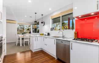 19 Hartford Crescent, Totara Park