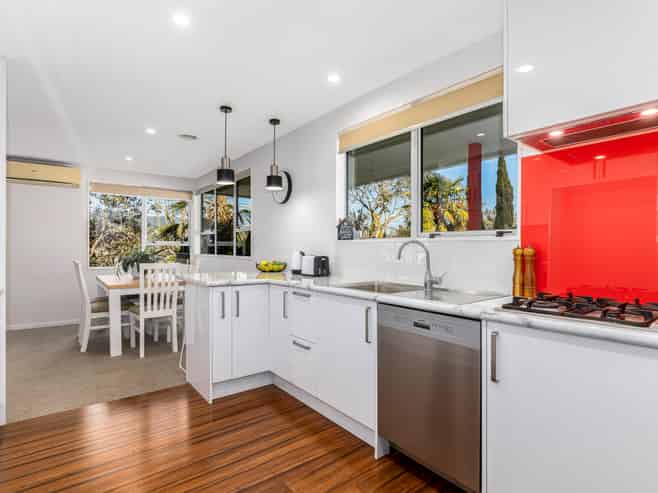19 Hartford Crescent, Totara Park