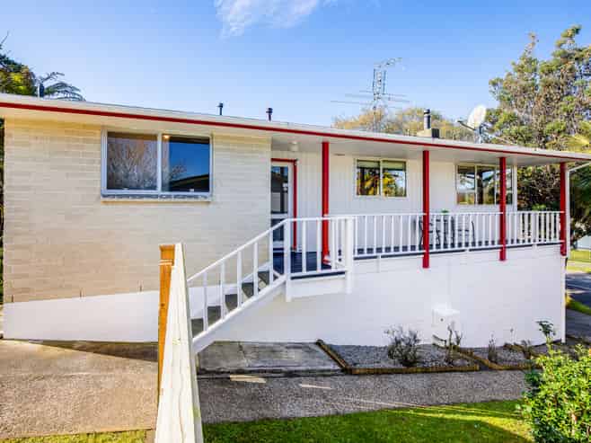 19 Hartford Crescent, Totara Park