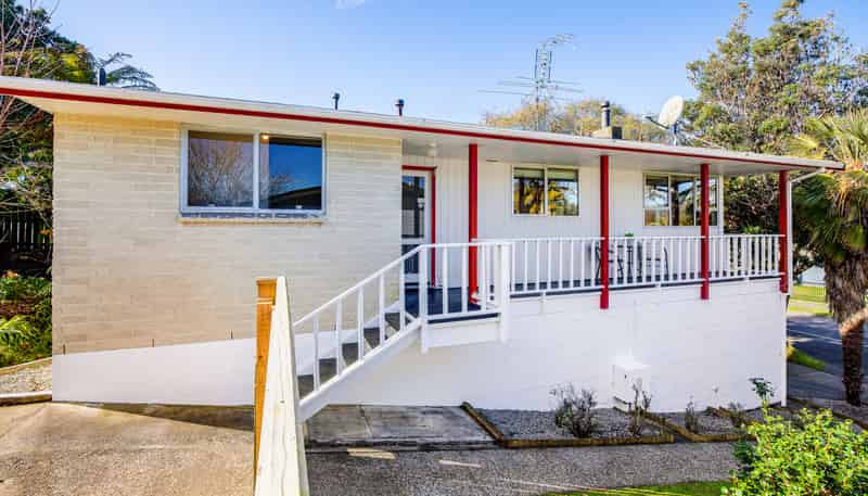 19 Hartford Crescent, Totara Park