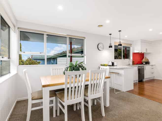 19 Hartford Crescent, Totara Park